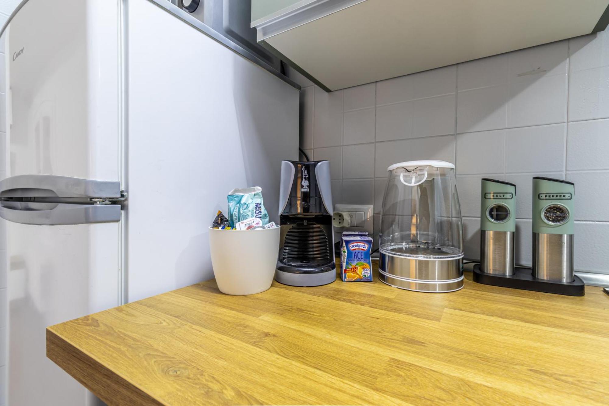 Ottonelli Street Stay- Wifi Fibra Free Tra Storchi & Centro Storico Modena Exterior foto